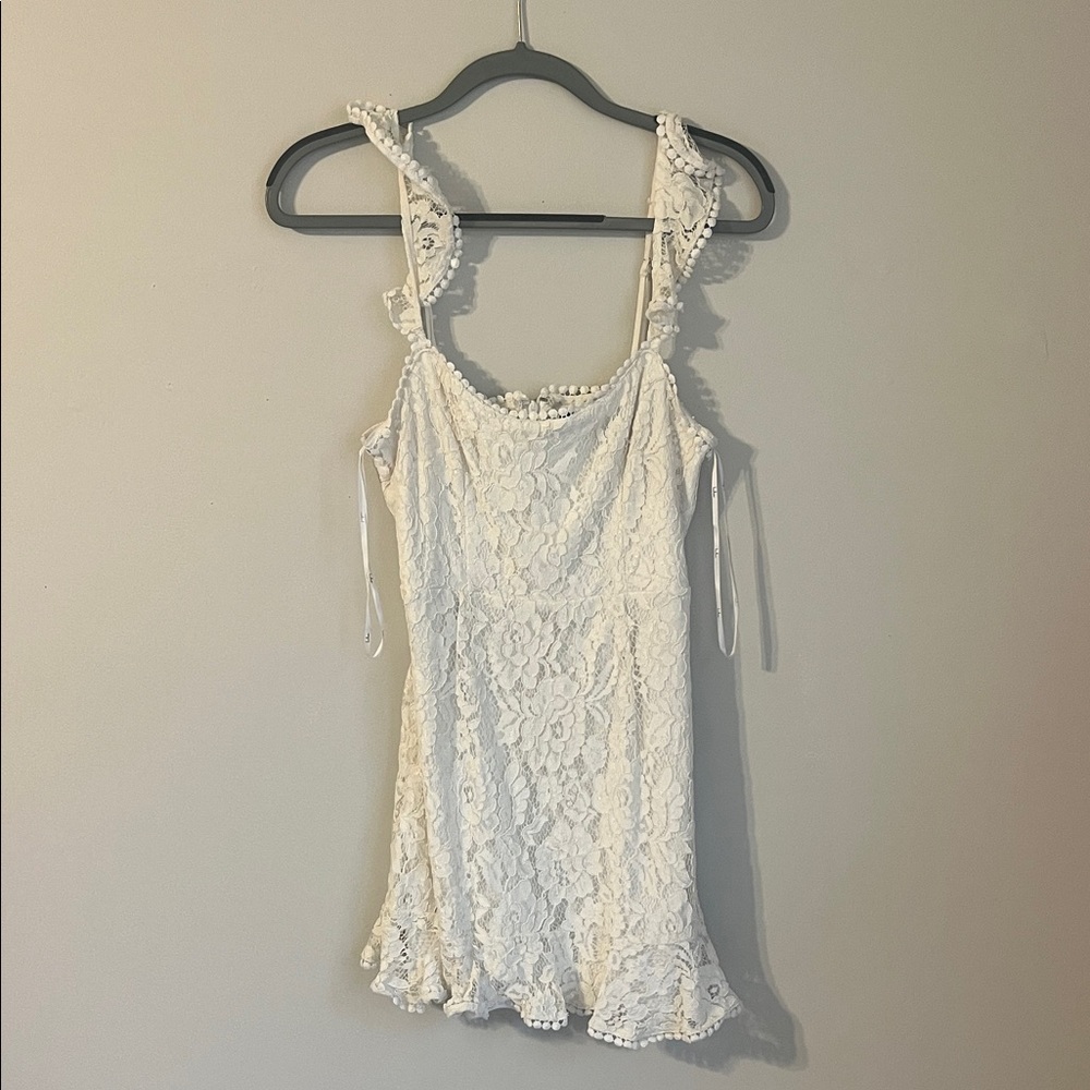 Elegant White Lace Women’s Top